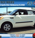 kia soul 2012 white hatchback gasoline 4 cylinders front wheel drive 6 speed manual 32901