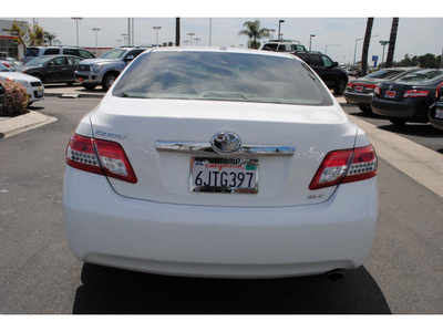 toyota camry 2010 white sedan xle gasoline 4 cylinders front wheel drive automatic 91761