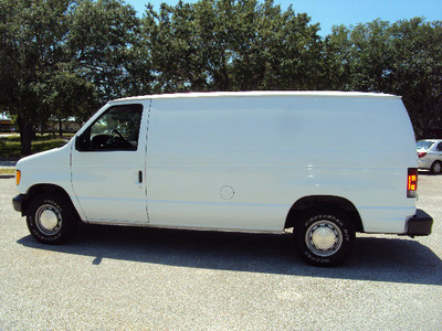 ford econoline e150 2002 white van gasoline 6 cylinders rear wheel drive automatic 32901