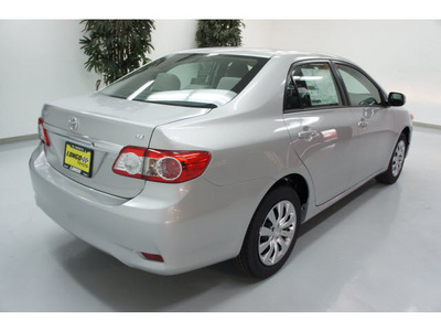 toyota corolla 2012 silver sedan le gasoline 4 cylinders front wheel drive automatic 91731