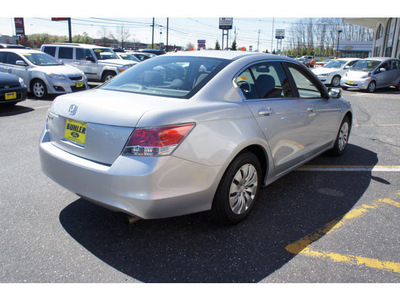 honda accord 2009 alabaster silver sedan lx gasoline 4 cylinders front wheel drive automatic 07724