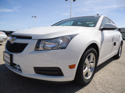 chevrolet cruze 2012 white sedan lt gasoline 4 cylinders front wheel drive automatic 60007