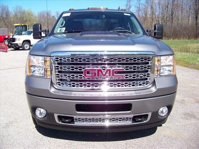 gmc sierra 3500hd 2012 denali diesel 8 cylinders 4 wheel drive not specified 44024