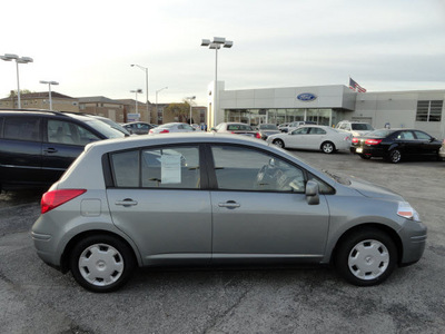 nissan versa 2009 dk  gray hatchback gasoline 4 cylinders front wheel drive automatic with overdrive 60546