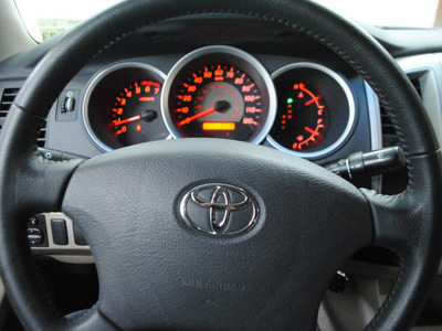 toyota tacoma 2006 black gasoline 4 cylinders rear wheel drive automatic 91731