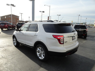 ford explorer 2013 white suv xlt 4x4 flex fuel 6 cylinders 4 wheel drive automatic with overdrive 60546