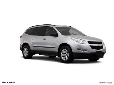 chevrolet traverse 2012 gray suv ls gasoline 6 cylinders all whee drive 6 speed automatic 55391