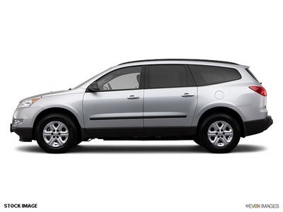 chevrolet traverse 2012 gray suv ls gasoline 6 cylinders all whee drive 6 speed automatic 55391