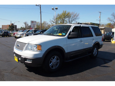 ford expedition 2005 white suv xlt gasoline 8 cylinders 4 wheel drive automatic 07730