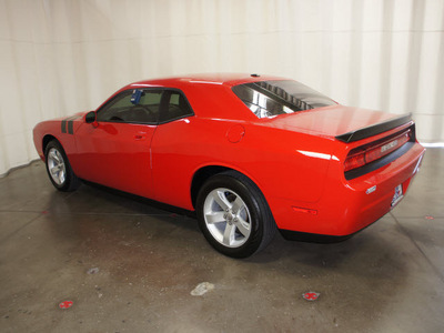 dodge challenger 2010 dk  red coupe se gasoline 6 cylinders rear wheel drive automatic 76108