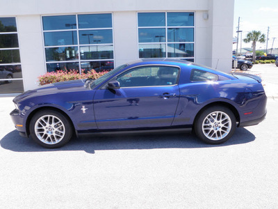 ford mustang 2012 dk  blue coupe v6 premium gasoline 6 cylinders rear wheel drive automatic 32401