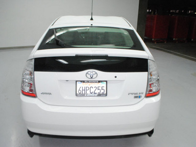 toyota prius 2009 white hatchback touring hybrid 4 cylinders front wheel drive automatic 91731