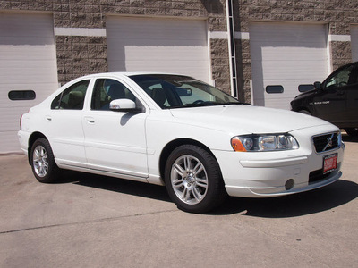 volvo s60 2007 white sedan 2 5t gasoline 5 cylinders all whee drive automatic 80301