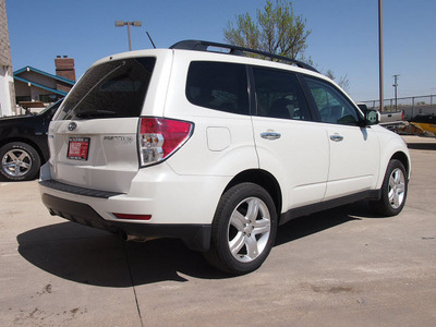 subaru forester 2009 white suv 2 5 x gasoline 4 cylinders all whee drive automatic 80301