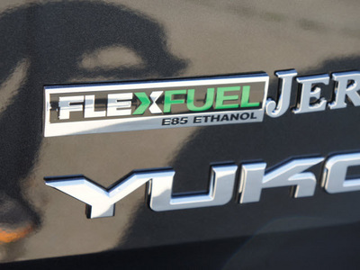 gmc yukon xl 2012 black suv slt flex fuel 8 cylinders 2 wheel drive automatic 76087