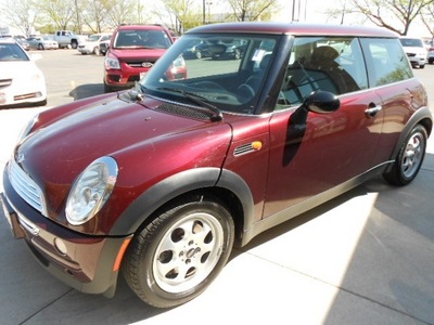 mini cooper 2003 dk red hatchback gasoline 4 cylinders front wheel drive not specified 43228