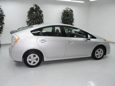 toyota prius 2010 silver iii hybrid 4 cylinders front wheel drive automatic 91731