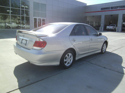 toyota camry 2005 silver sedan le gasoline 4 cylinders front wheel drive automatic 75503