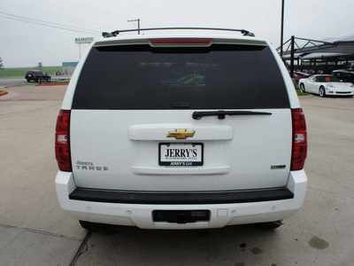 chevrolet tahoe 2010 white suv z71 flex fuel 8 cylinders 4 wheel drive automatic 76087