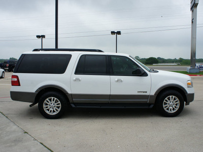 ford expedition el 2007 white suv xlt gasoline 8 cylinders rear wheel drive automatic with overdrive 76087