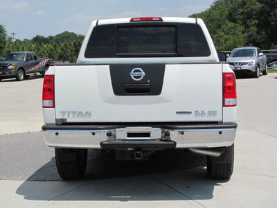 nissan titan 2010 white se flex fuel 8 cylinders 2 wheel drive automatic 33884