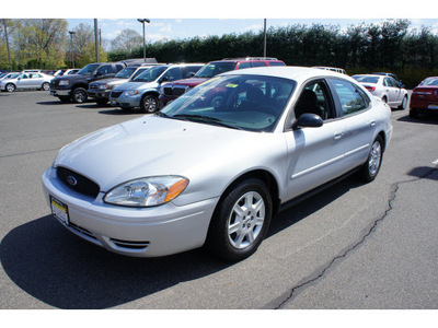 ford taurus 2004 silver sedan se flex fuel 6 cylinders front wheel drive automatic with overdrive 08902