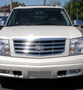 cadillac escalade 2005 white suv awd gasoline 8 cylinders all whee drive automatic 61832