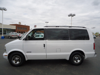 chevrolet astro 2001 off white van ls gasoline 6 cylinders rear wheel drive automatic 60007