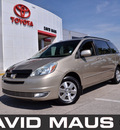 toyota sienna 2004 gold van xle gasoline 6 cylinders front wheel drive automatic 32771