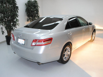 toyota camry 2010 silver sedan le v6 gasoline 6 cylinders front wheel drive automatic 91731