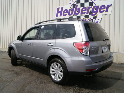 subaru forester 2011 spark silver 2 5x limited gasoline 4 cylinders all whee drive automatic 80905