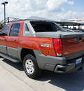 chevrolet avalanche 2002 orange suv z71 gasoline v8 4 wheel drive automatic 76087