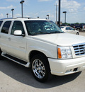 cadillac escalade 2005 white suv gasoline 8 cylinders all whee drive automatic 76087