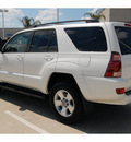toyota 4runner 2005 white suv sr5 gasoline 6 cylinders rear wheel drive automatic 77065