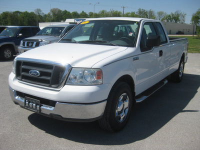 ford f 150 2004 white pickup truck xl gasoline 8 cylinders rear wheel drive automatic with overdrive 62863
