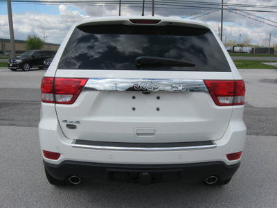 jeep grand cherokee 2012 white suv overland gasoline 8 cylinders 4 wheel drive automatic 45840