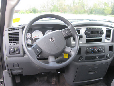 dodge ram pickup 3500 2008 silver pickup truck st diesel 6 cylinders rear wheel drive automatic 45840