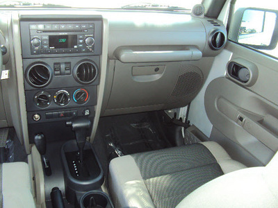 jeep wrangler 2007 silver suv x gasoline 6 cylinders 4 wheel drive automatic 32901