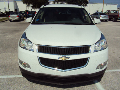 chevrolet traverse 2010 white suv lt gasoline 6 cylinders front wheel drive automatic 32901