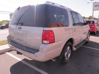 ford expedition 2005 off white suv limited gasoline 8 cylinders rear wheel drive automatic 28217