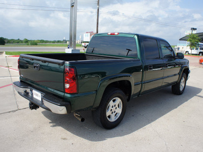 chevrolet silverado 1500 2004 green gasoline 8 cylinders 4 wheel drive automatic 76087