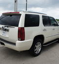 cadillac escalade 2007 white suv gasoline 8 cylinders all whee drive automatic 76087