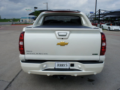 chevrolet avalanche 2012 white suv ltz flex fuel 8 cylinders 2 wheel drive automatic 76087