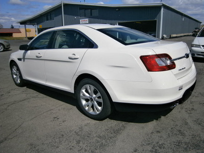 ford taurus 2010 white sedan sel gasoline 6 cylinders front wheel drive automatic 13212