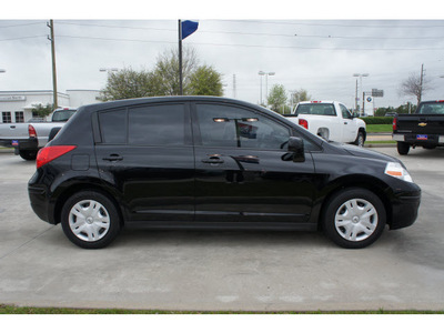 nissan versa 2011 black hatchback gasoline 4 cylinders front wheel drive automatic 77090