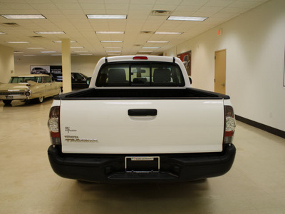 toyota tacoma 2011 white tacoma 4x2 gasoline 4 cylinders 2 wheel drive 5 speed manual 27707