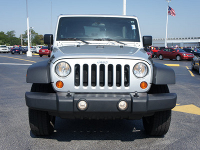 jeep wrangler unlimited 2012 silver suv sport gasoline 6 cylinders 4 wheel drive automatic 33021