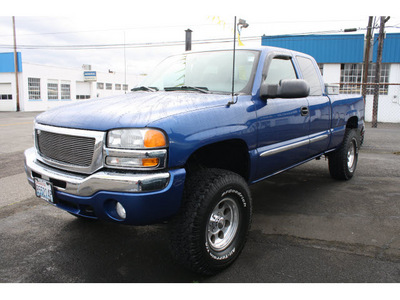 gmc sierra 1500 2004 blue sle gasoline 8 cylinders 4 wheel drive automatic 98632