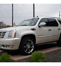 cadillac escalade 2008 white suv gasoline 8 cylinders all whee drive steptronic 99352