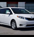 toyota sienna 2012 white van 2012 toyota sienna le v6 8 passenge gasoline 6 cylinders front wheel drive 6 speed automatic 46219